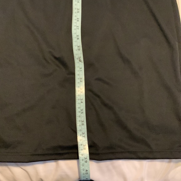 4 for $70.00. Knee length dress, Black & white, zipper detail, US size large. - Picture 4 of 7